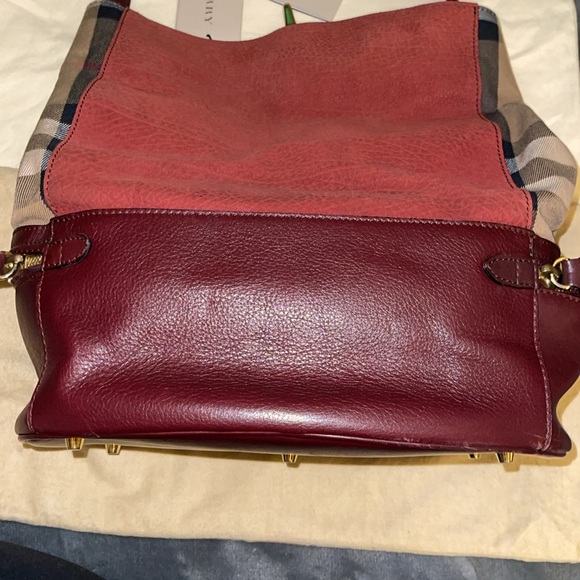 Preloved Burberry Beckett bucket bag burgundy color, great condition. - Picture 16 of 16
